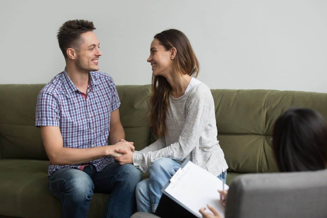 تفاوت سکس تراپیست با مشاور جنسی: کدام برای شما مناسب است؟