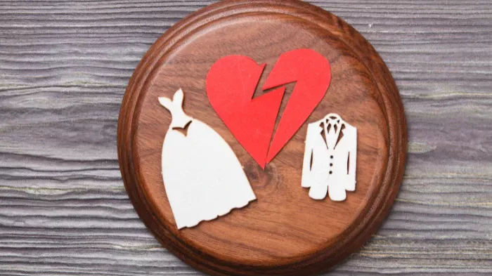 روند رسیدگی دادگاه به درخواست طلاق زن بدون رضایت مرد