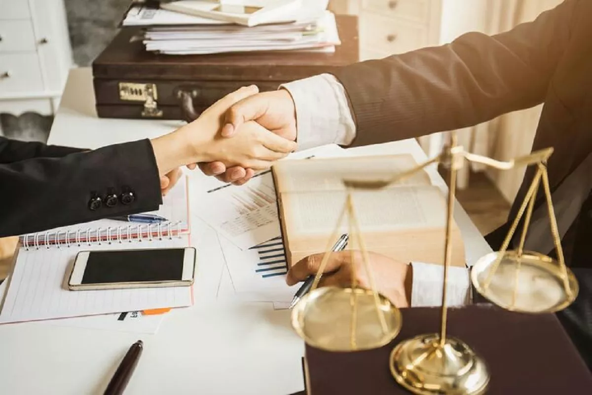 تاثیر حضور وکیل در پیشبرد پرونده