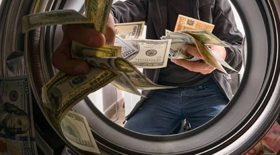 قوانین تخلفات پولشویی