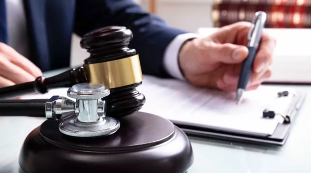 وکیل ماهر برای جرایم پزشکی همدان