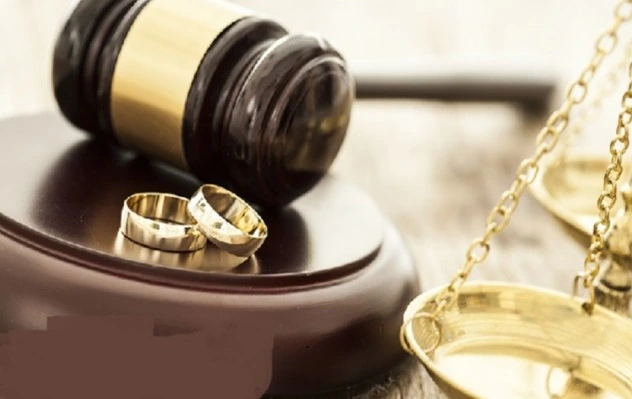 وکیل خوب برای حذف نام همسر از شناسنامه